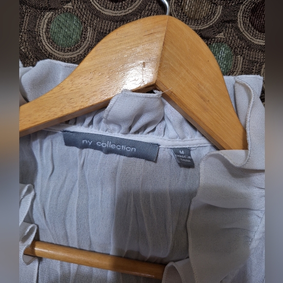 NY Collection White Ruffle Blouse Size M - Picture 4 of 7